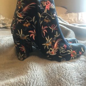 Never been worn! Embroidered booties